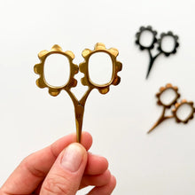 Load image into Gallery viewer, Small Flower Scissors - Gold
